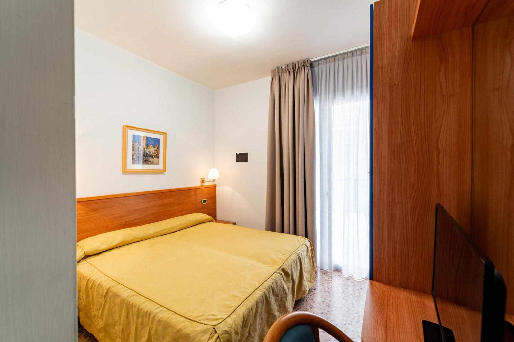 Souvenir Hotel 3*
